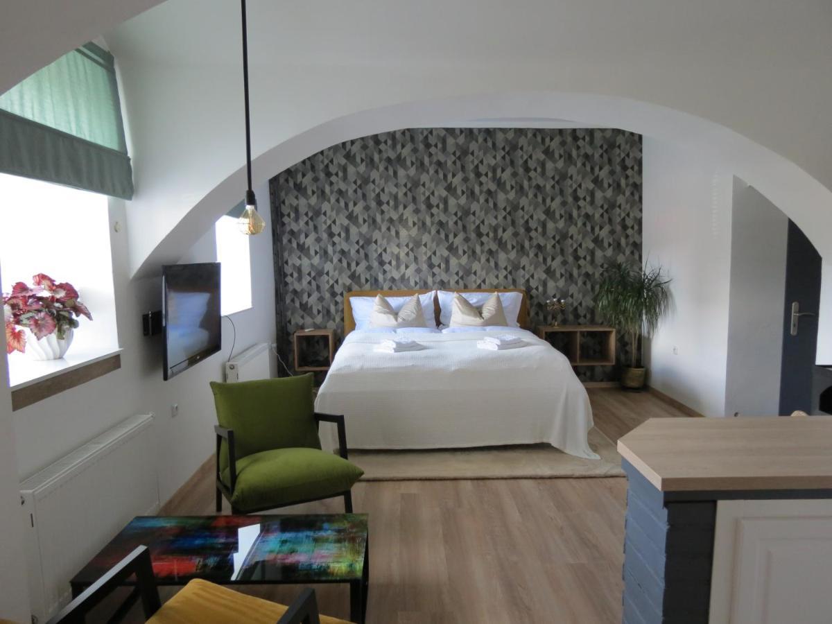 Apartman Pod Synagogou Humpolec Luaran gambar
