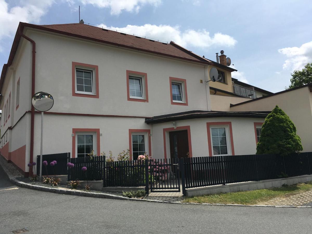 Apartman Pod Synagogou Humpolec Luaran gambar